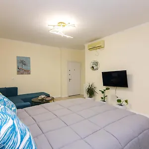 tirana-center-comfortable-studio-apartment-1.hotels-in-tirana.com/